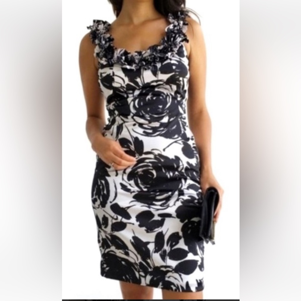 White House Black Market beautiful black and white sleeveless dress size 8
